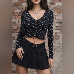 Hollister Floral Ruched Long Sleeve Crop Top Black Size Small